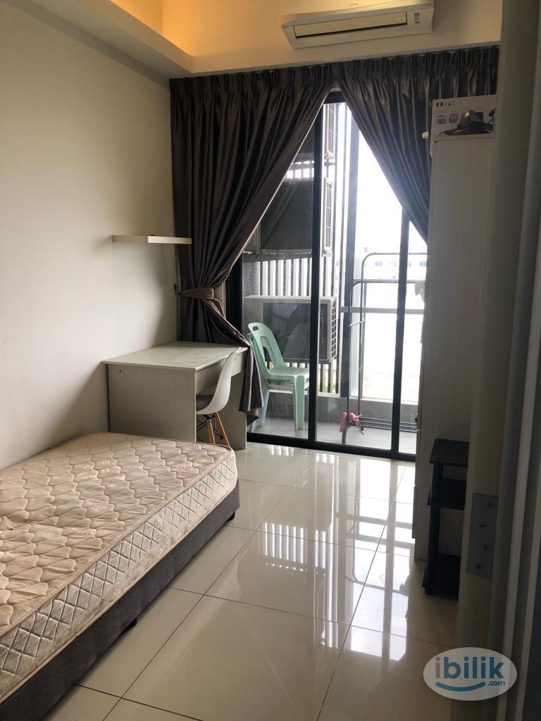 Single Room with Balcony at Paramount Utropolis @ Glenmarie, Shah Alam - Image 3
