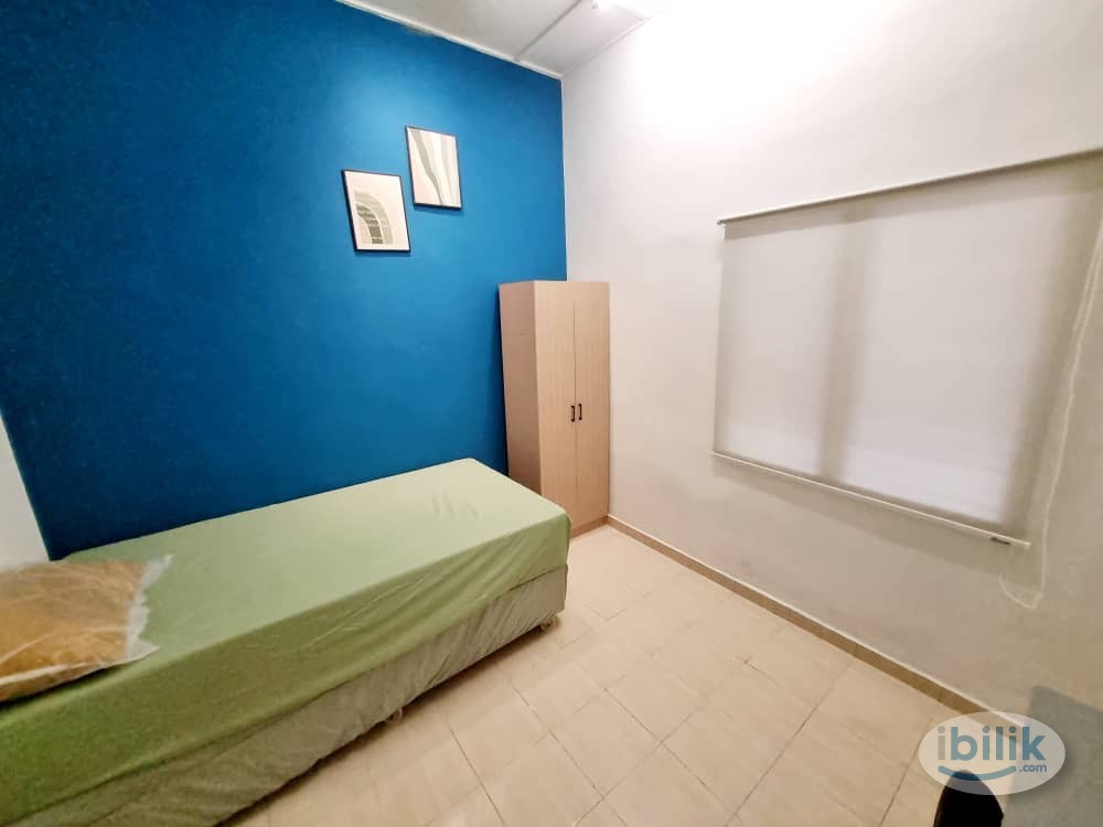 Single Room at Bandar Hilir, Melaka Raya near Dataran Pahlawan Mahkota Hotel Element Mall Bukit Cina - Image 1