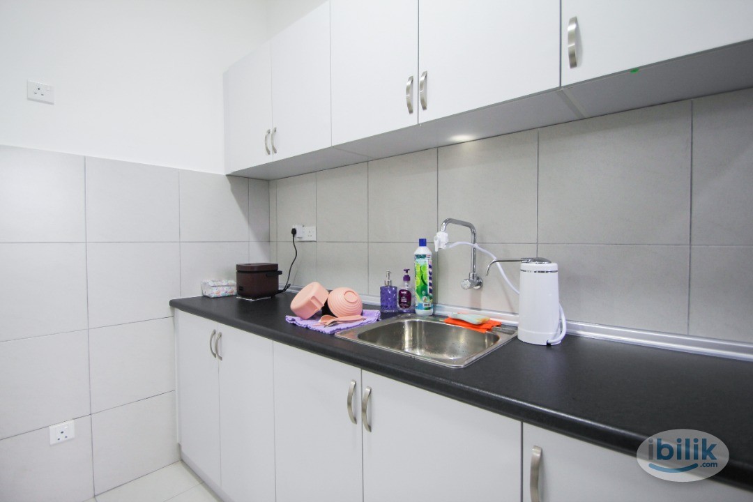 [NEAR UPM] Middle Room with Aircond & Window for Rent at Astetica Residence - Image 4