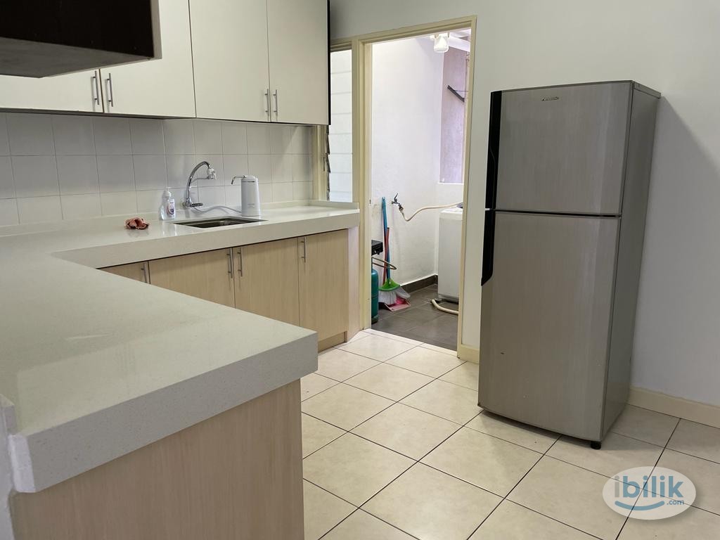 Female only unit-Master Room at Cova Villa, Kota Damansara - Image 4