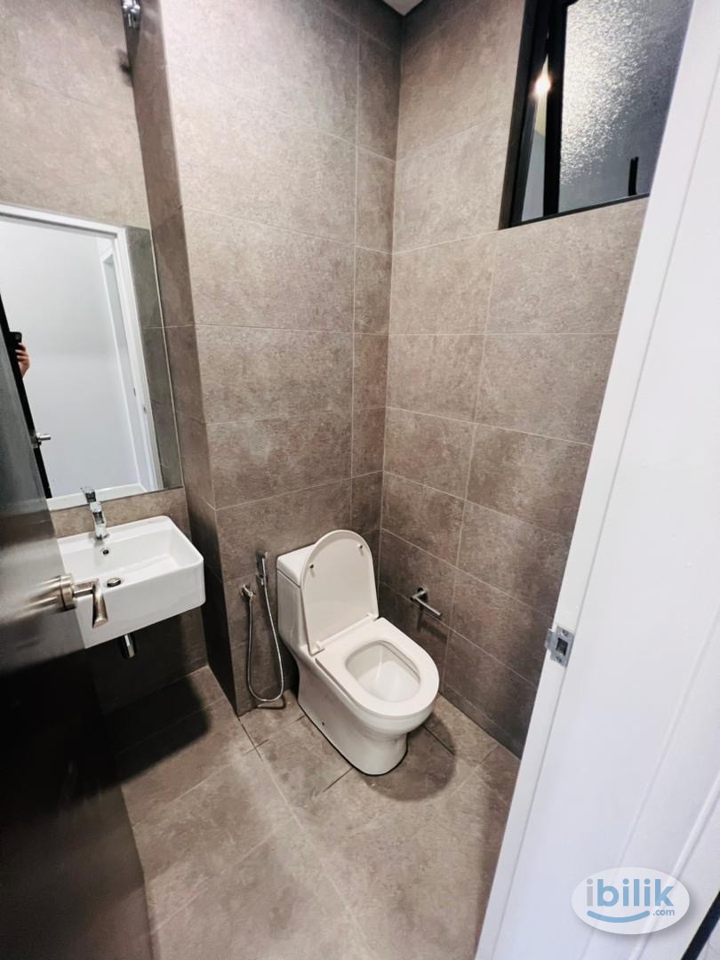 Middle Room at The Birch, Jalan Ipoh [Walking Distance to MRT Sentul Barat] NO PARTITION ROOM - Image 5