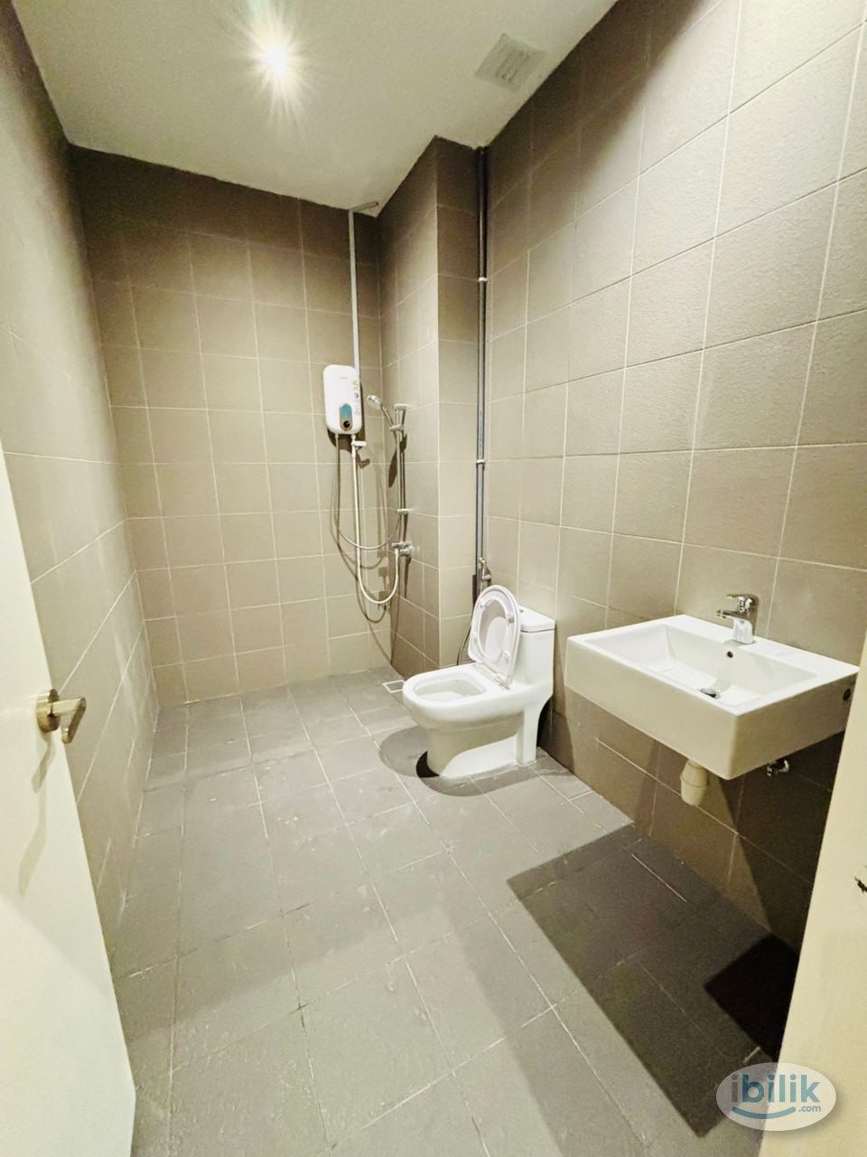 🥰STUDIO ROOM VERY HUGE AND SPACIOUS, JUST 1 Unit 🥰 at VERVE Suites, Old Klang Road - Image 5