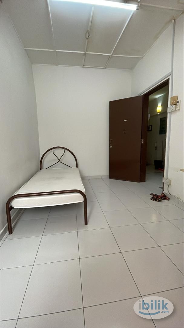 Clean Private Room to rent @ SS2 - Image 2