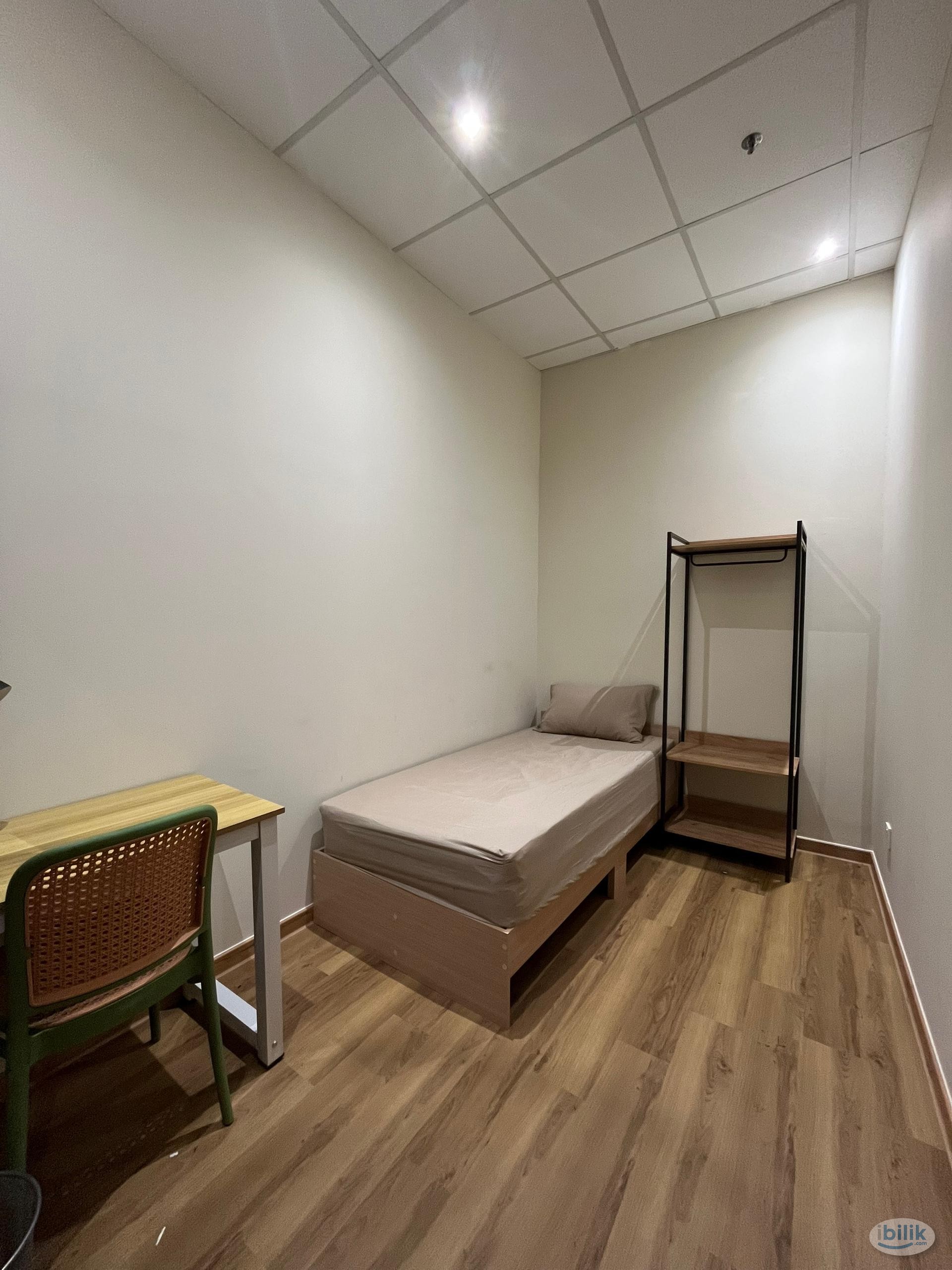 Single Room at Old Klang Road ✨ | FEMALE UNIT ❗ | 2 MINS WALK TO BUS STOP 🚏 - Image 1