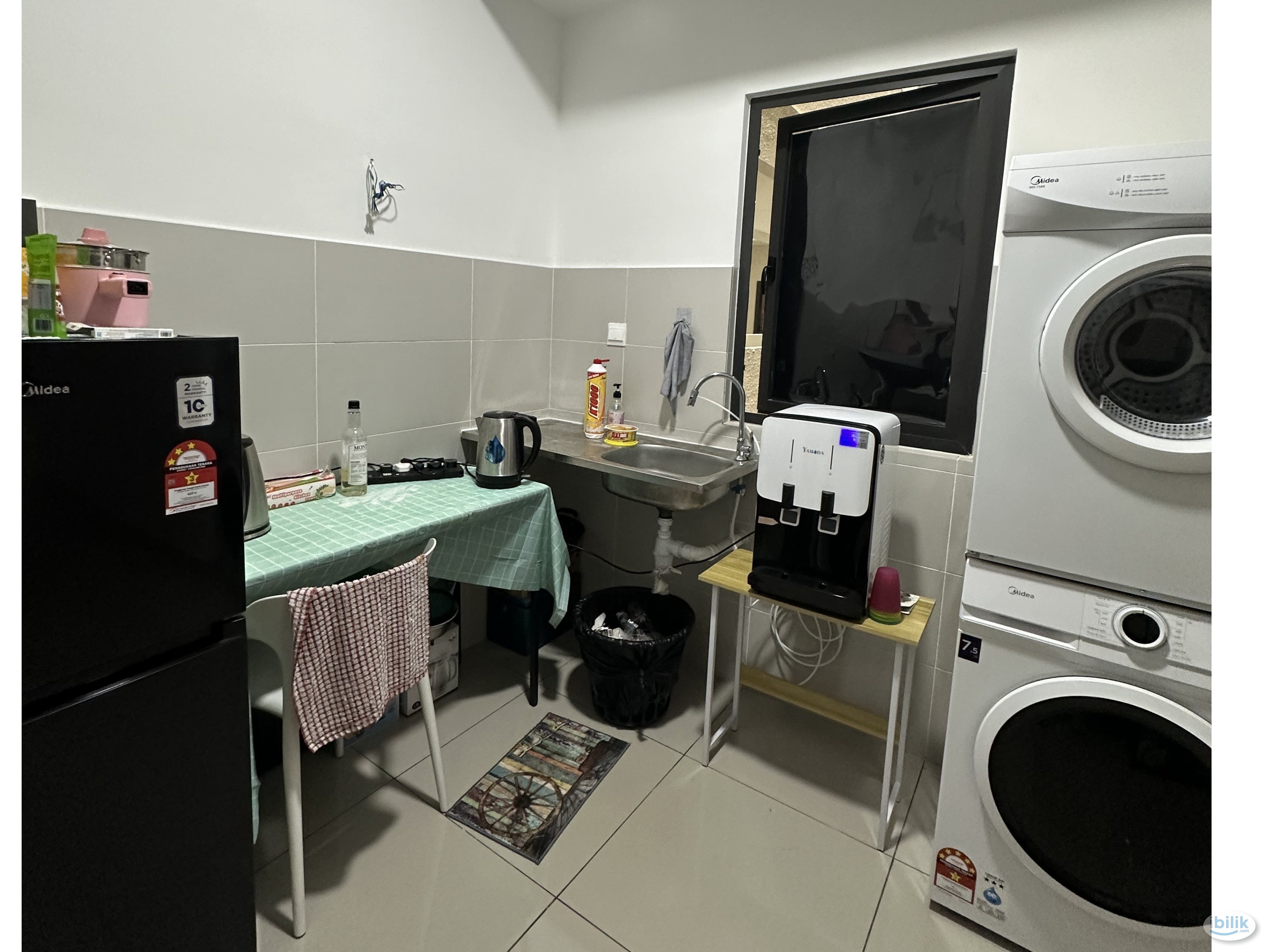 Middle Room at M Oscar Residence, Bandar Baru Sri Petaling - Image 2