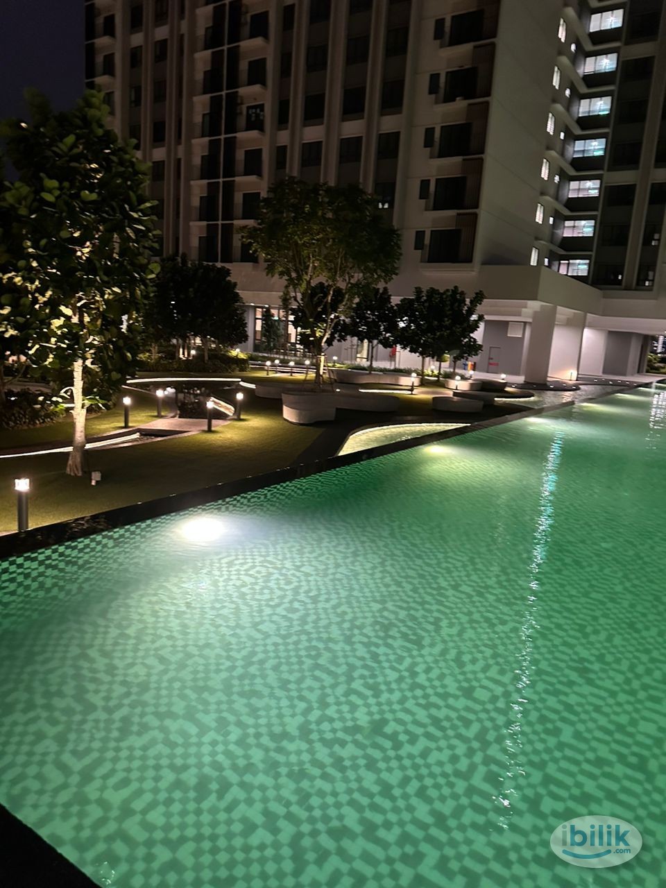 Middle Room at M Oscar Residence, Bandar Baru Sri Petaling - Image 3