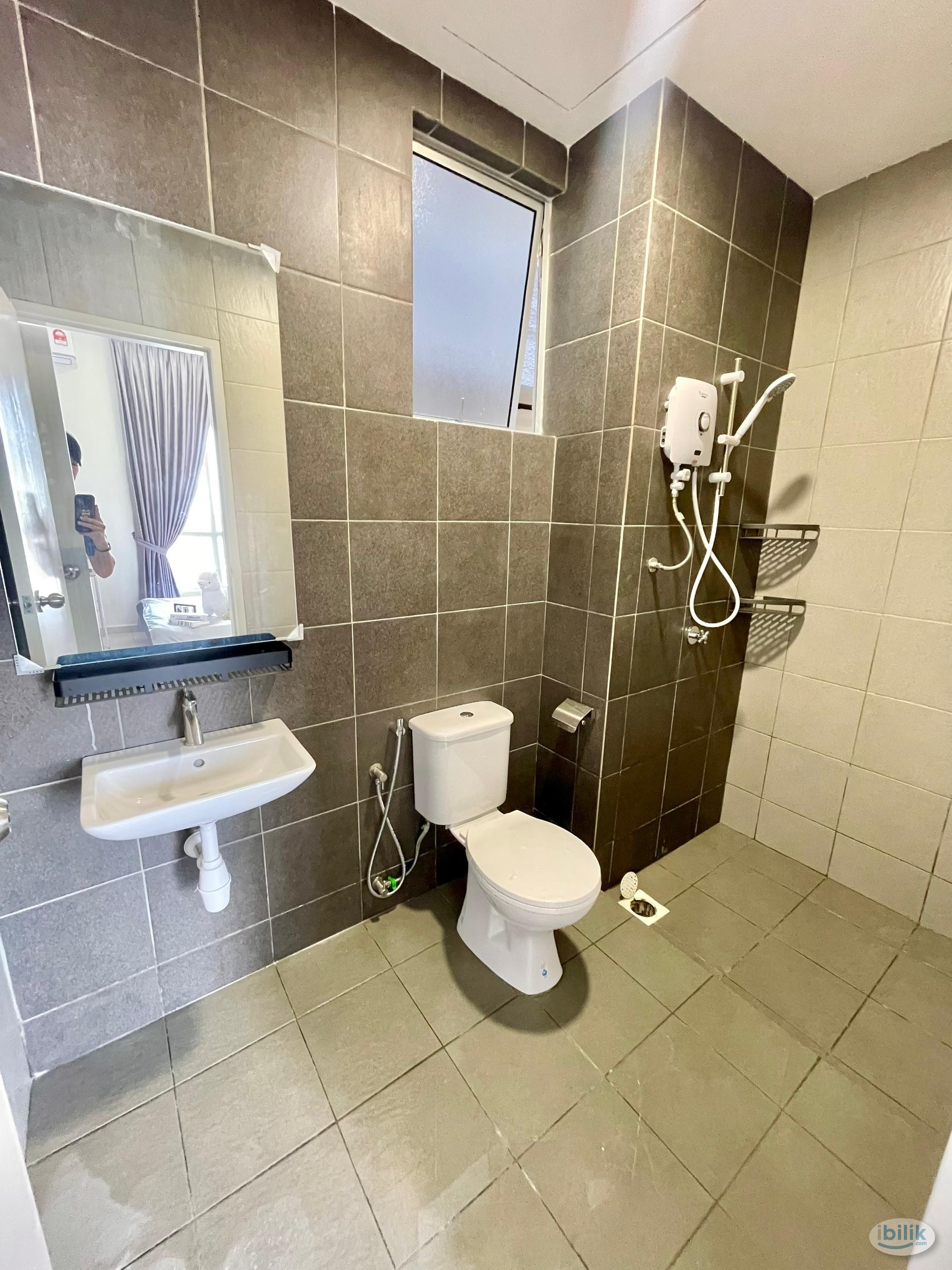 Cheras Master Room at Pixel City Sentral, Bandar Sri Permaisuri - Image 3