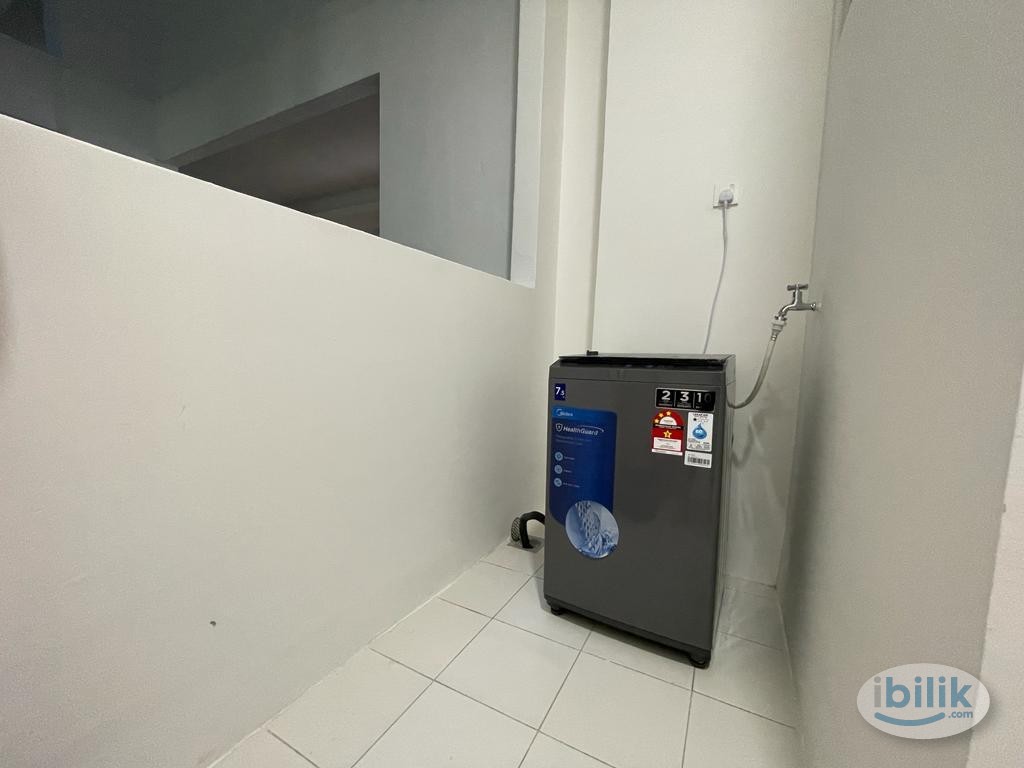 Seaview Master Room with private bathroom for rent at QuayWest Residence, Bayan Lepas - Image 2