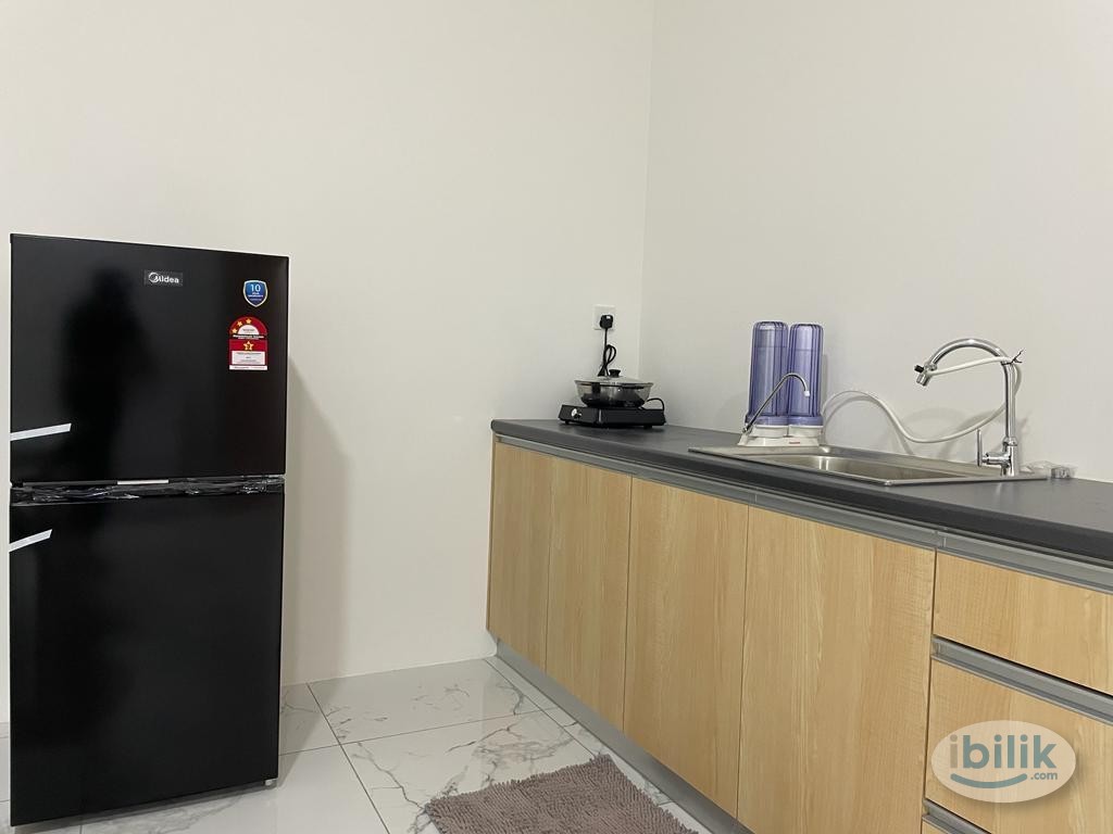 Seaview Master Room with private bathroom for rent at QuayWest Residence, Bayan Lepas - Image 3