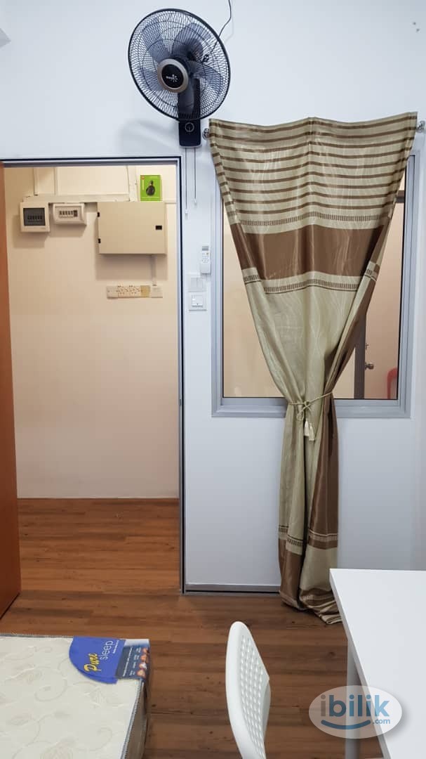 Chic Rahmah Room for the Budget Conscious - walk to USJ7 LRT/BRT, Summit Mall, NSK USJ1, Damen Mall, Giant USJ1, MyDin,  - Image 2