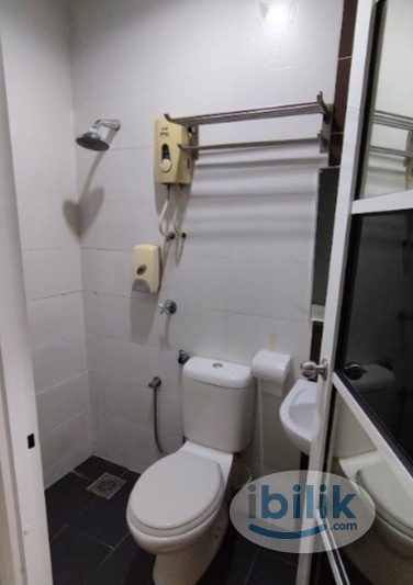 Near LRT USJ21 ❗ Room with Sharing Toilet  USJ 21 - Image 4