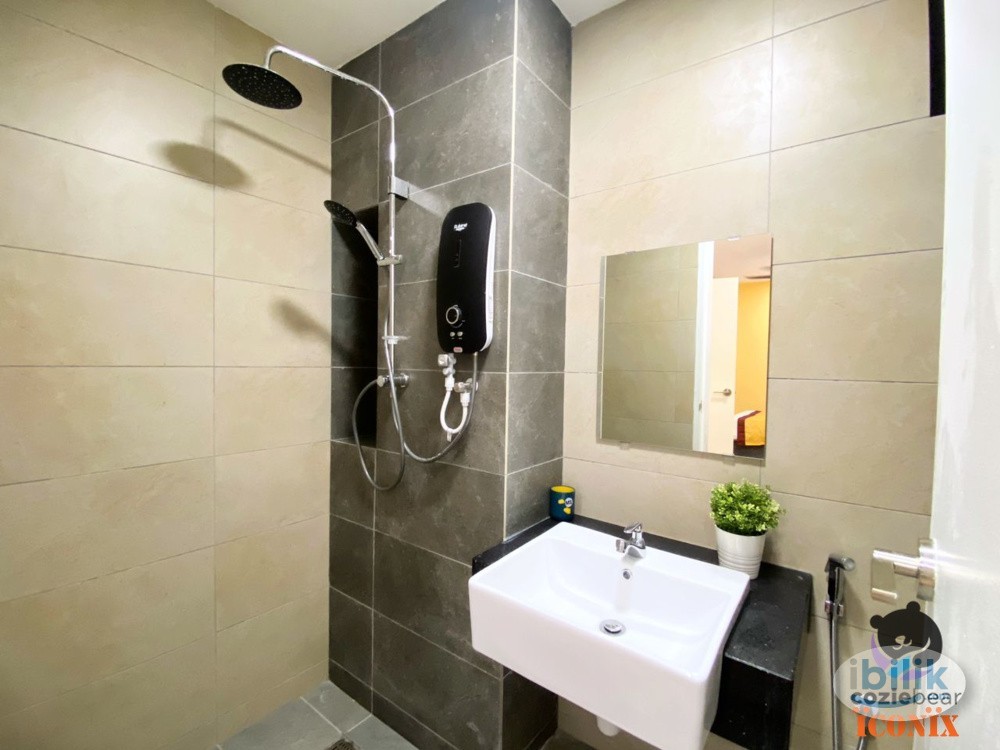 Master Room at AraTre' Residences, Ara Damansara Next to LRT - Image 2