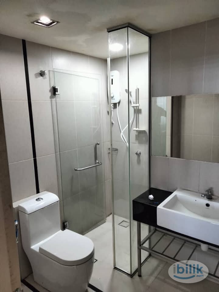 Master bedroom near hospital selayang - Image 3