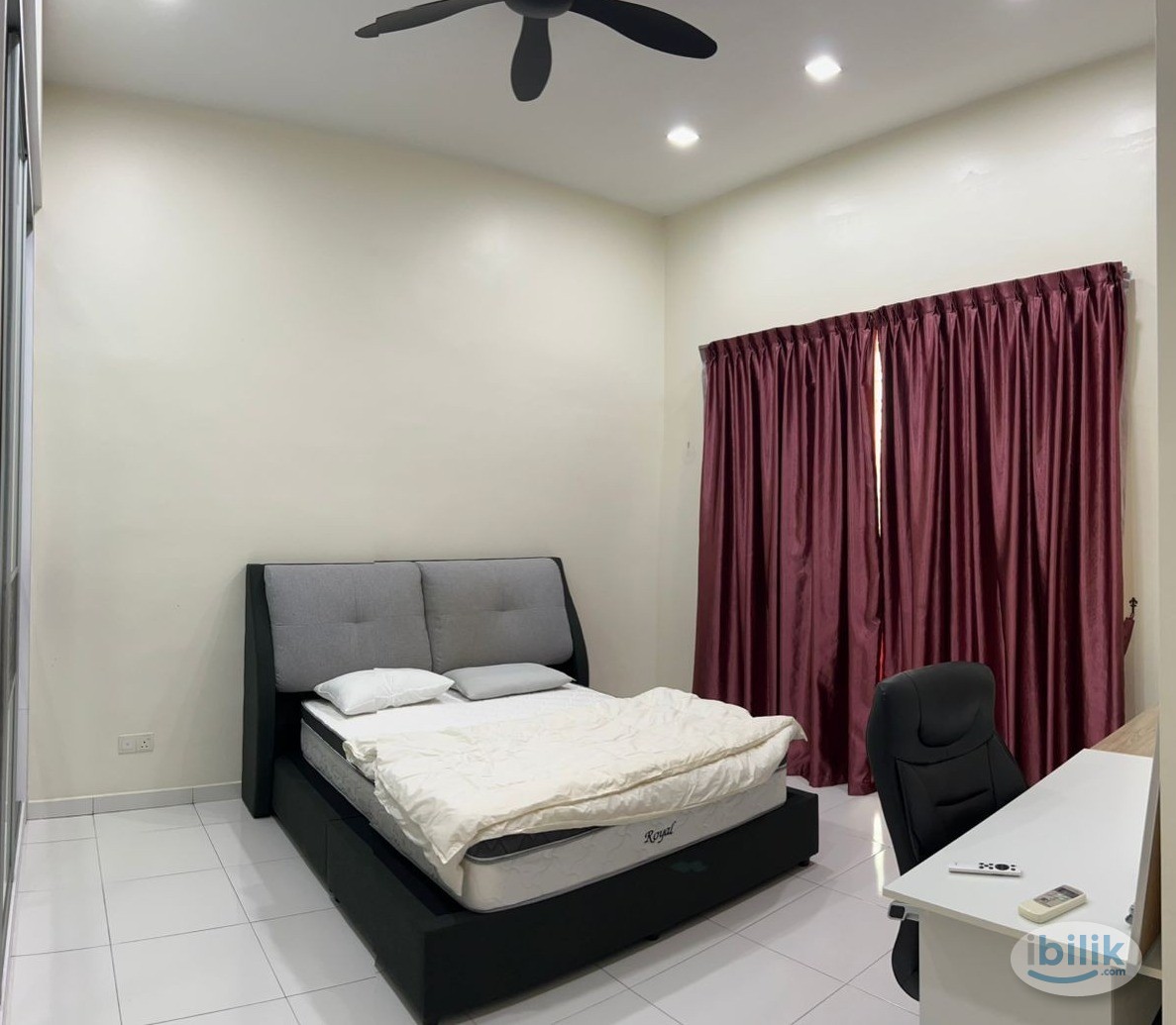 No agent fee, Mater Bedroom, Private Bathroom, Bukit Indah 7 - Image 1