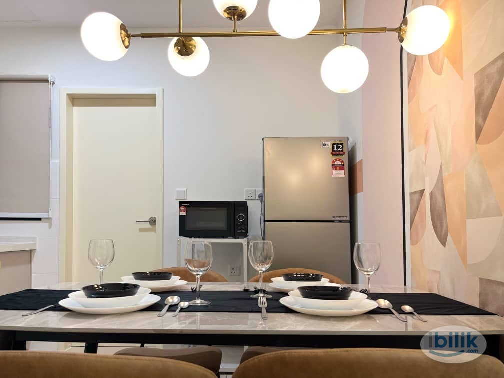Middle Room at Meta Residences Putra Permai, Seri Kembangan - Image 2