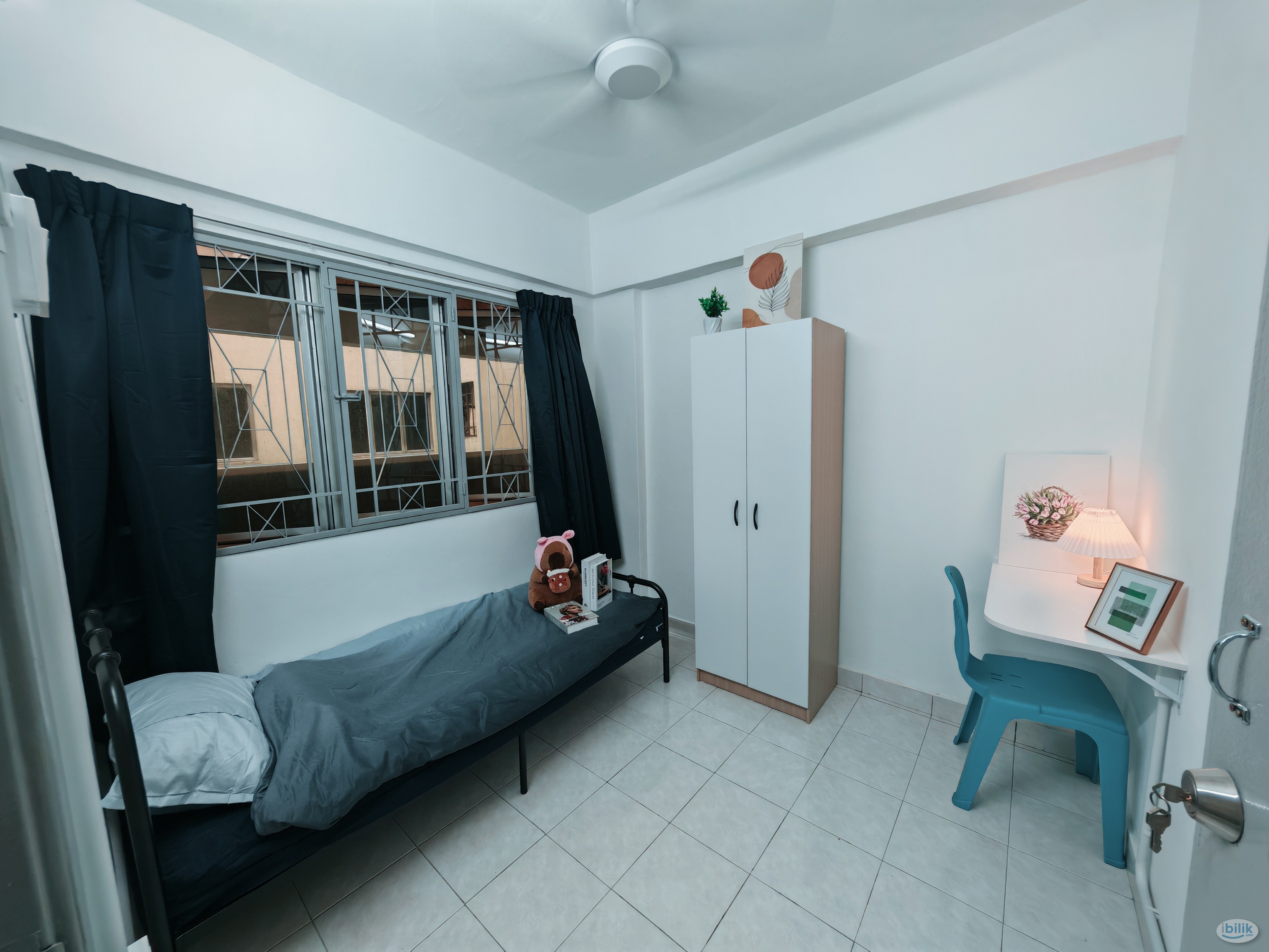 Room at Pelangi Damansara Apartment, Kota Damansara - Image 5