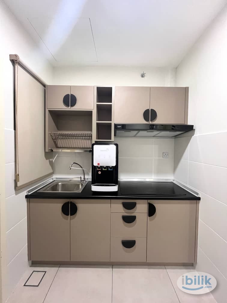 Middle Room at Meta Residences Putra Permai, Seri Kembangan - Image 1