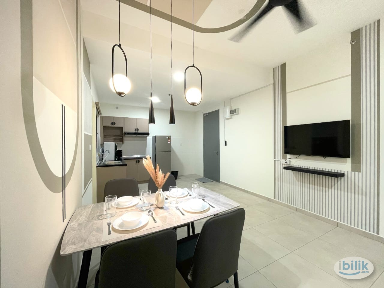 Middle Room at Meta Residences Putra Permai, Seri Kembangan - Image 1