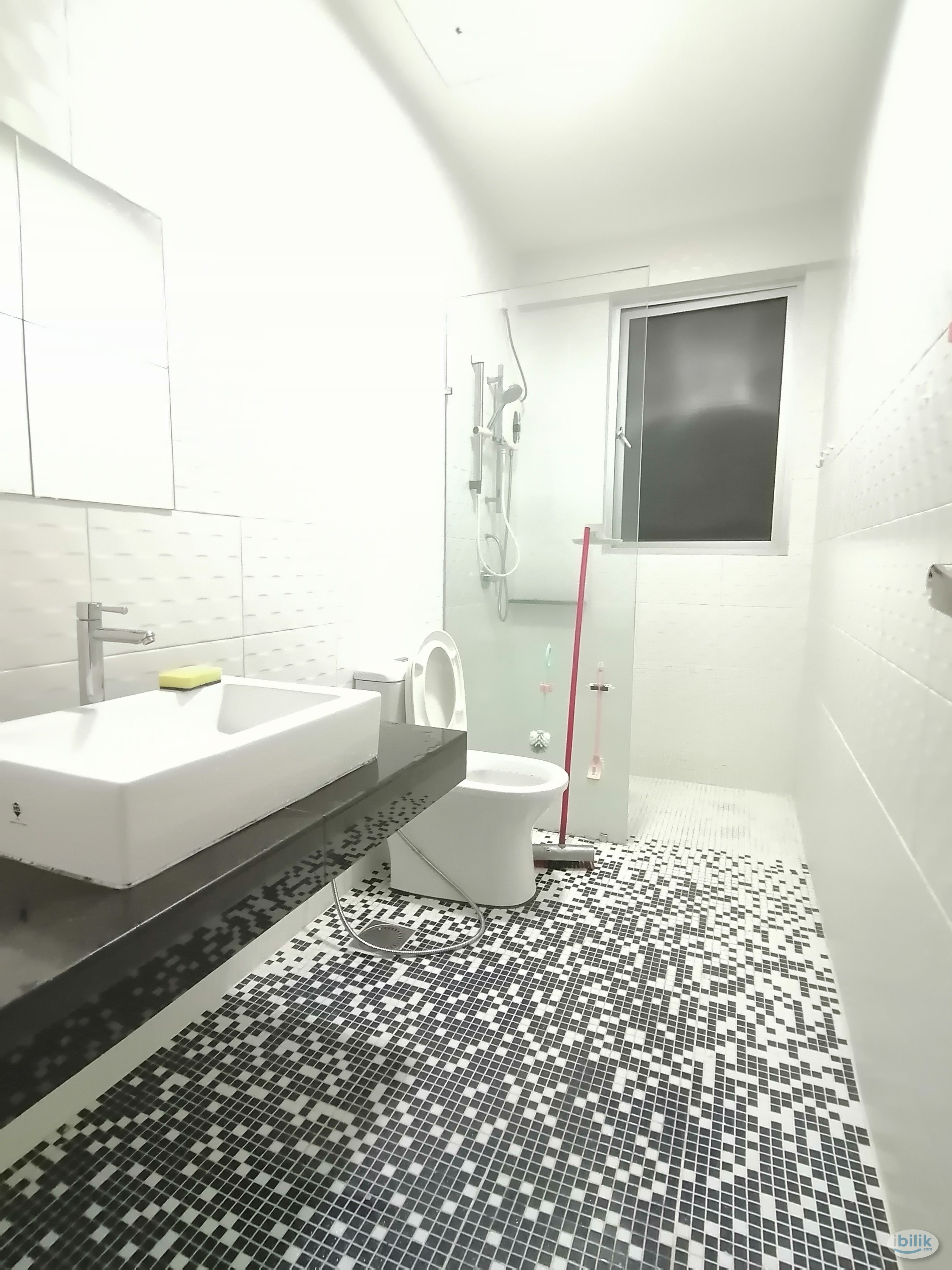 Female Unit - Master Room - Image 3