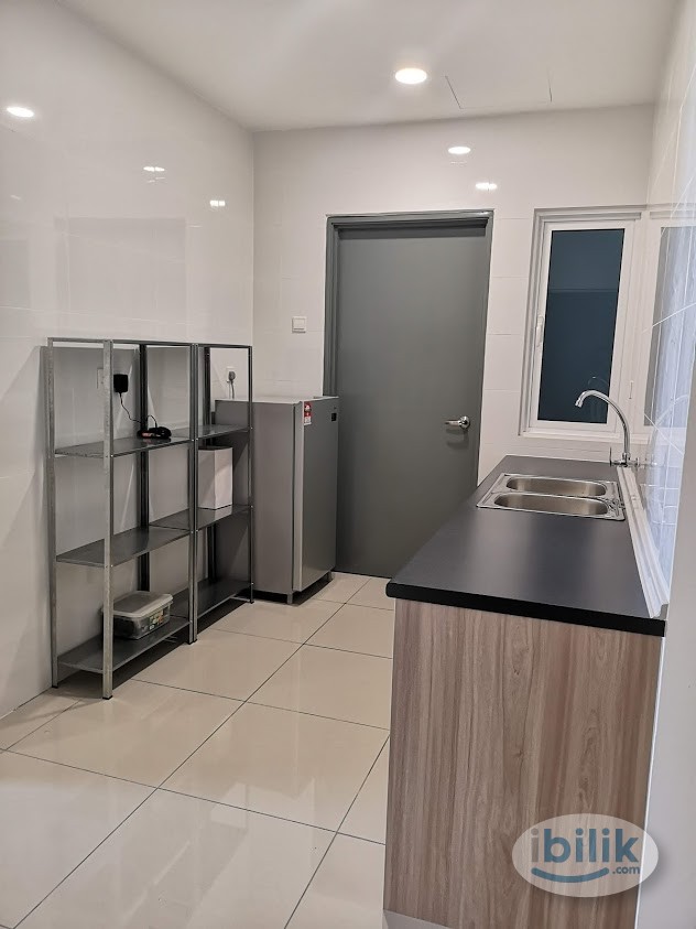 Middle Room at Lavender Residence, Bandar Sungai Long - Image 5