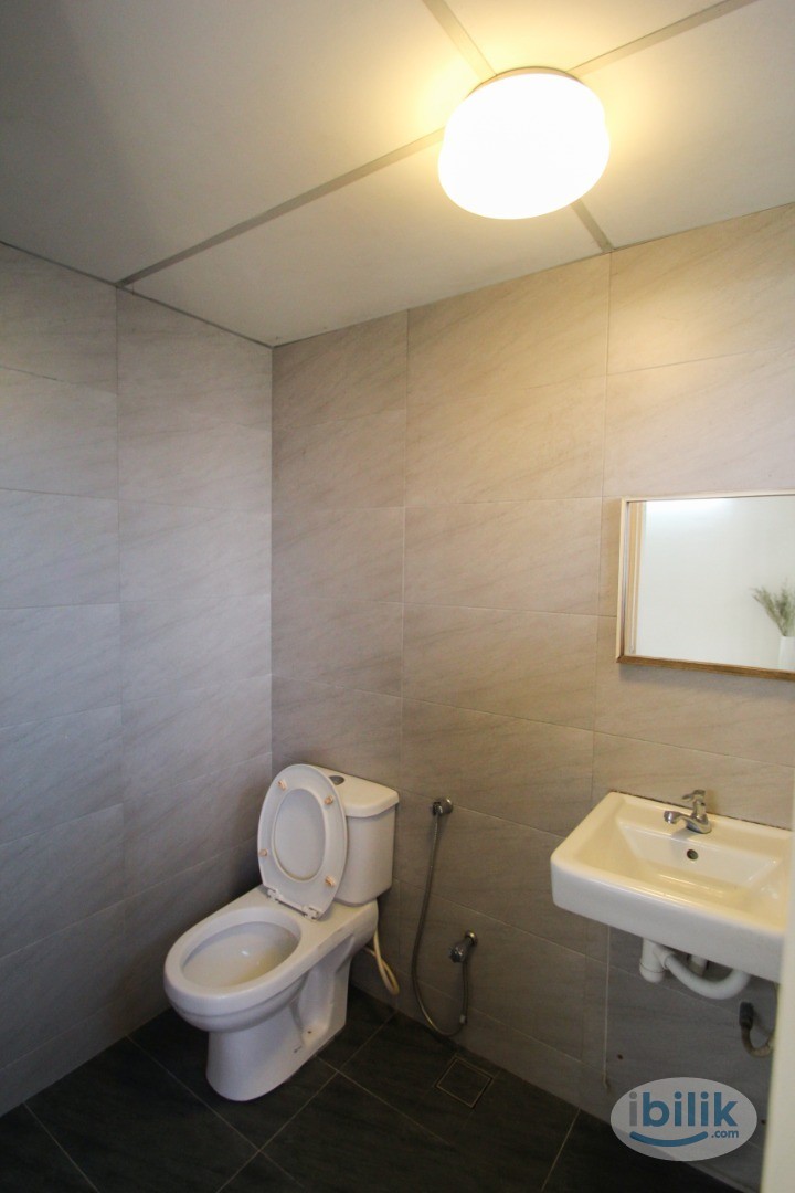 Middle Room at Palm Spring, Kota Damansara - Image 4