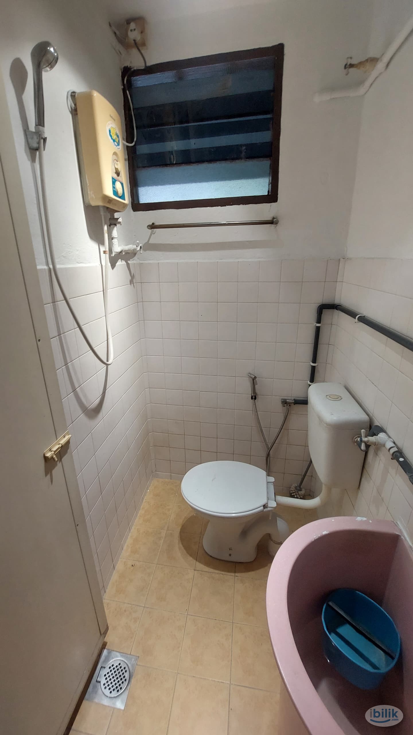 Middle Room for Rent @ Cempaka / Politeknik Ungku Omar / Ampang / Gunung Rapat / Ipoh Garden - Image 3