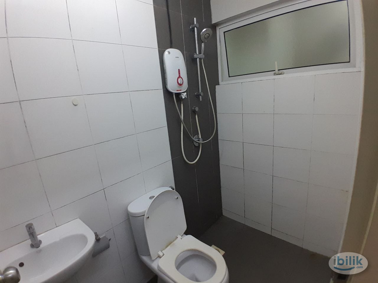 Single room with Aircond & Window (Partition) for Rent at Pacific Place Ara Damansara - Image 3