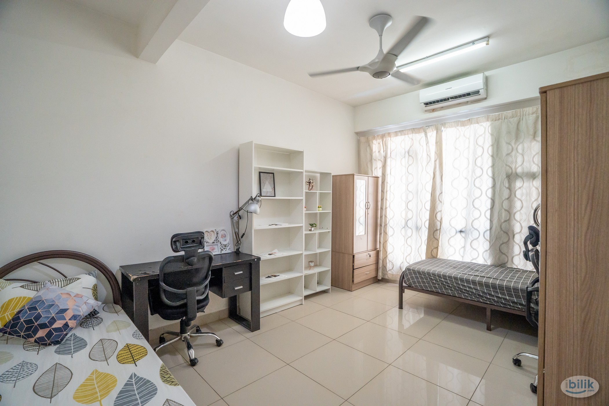 [Ready to Move in for 2 pax] Master Room with Bathroom at Paramount Utropolis @ Glenmarie, Shah Alam - Image 1