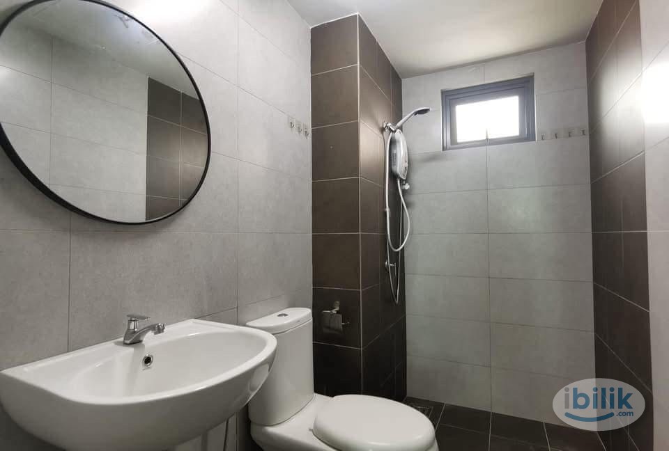 Female Master Room , Private Bathroom @ Meritus Service Apartment  - Image 4