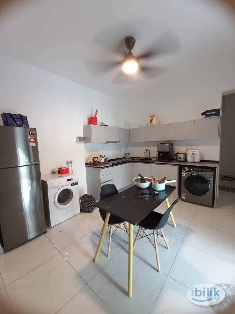 Medium Room at Equine Residence, Seri Kembangan - Image 4