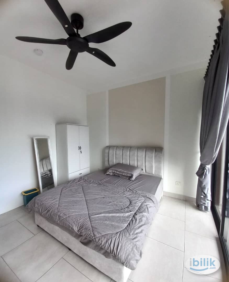 Middle Room & Balcony Room at Astetica Residences, Seri Kembangan - Image 1