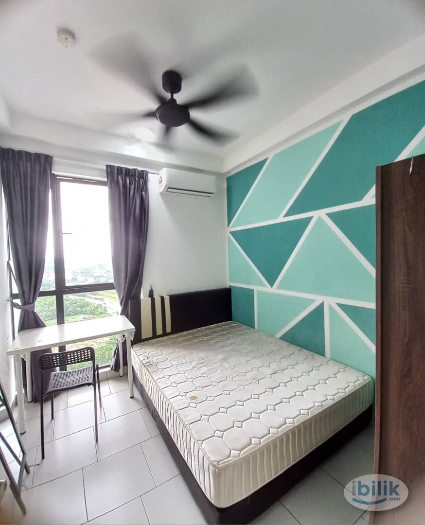 Middle Room & Balcony Room at Astetica Residences, Seri Kembangan - Image 2