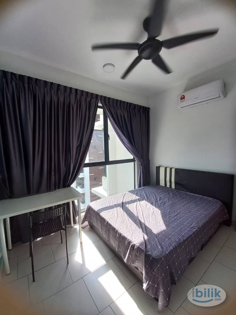 Middle Room & Balcony Room at Astetica Residences, Seri Kembangan - Image 3