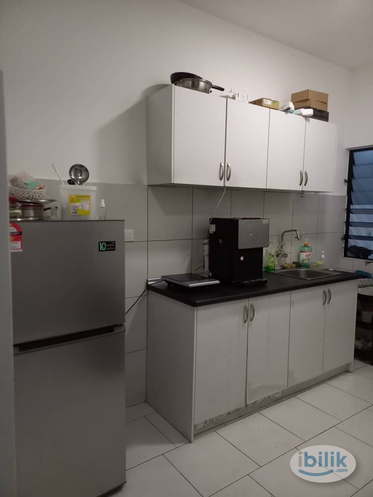 Middle Room & Balcony Room at Astetica Residences, Seri Kembangan - Image 5