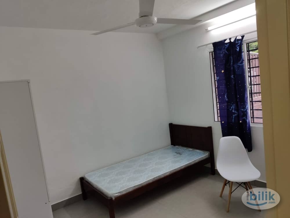 UCSI, Jalan Pantas, Middle Room at Taman Connaught, Cheras (Free Parking) - Image 3