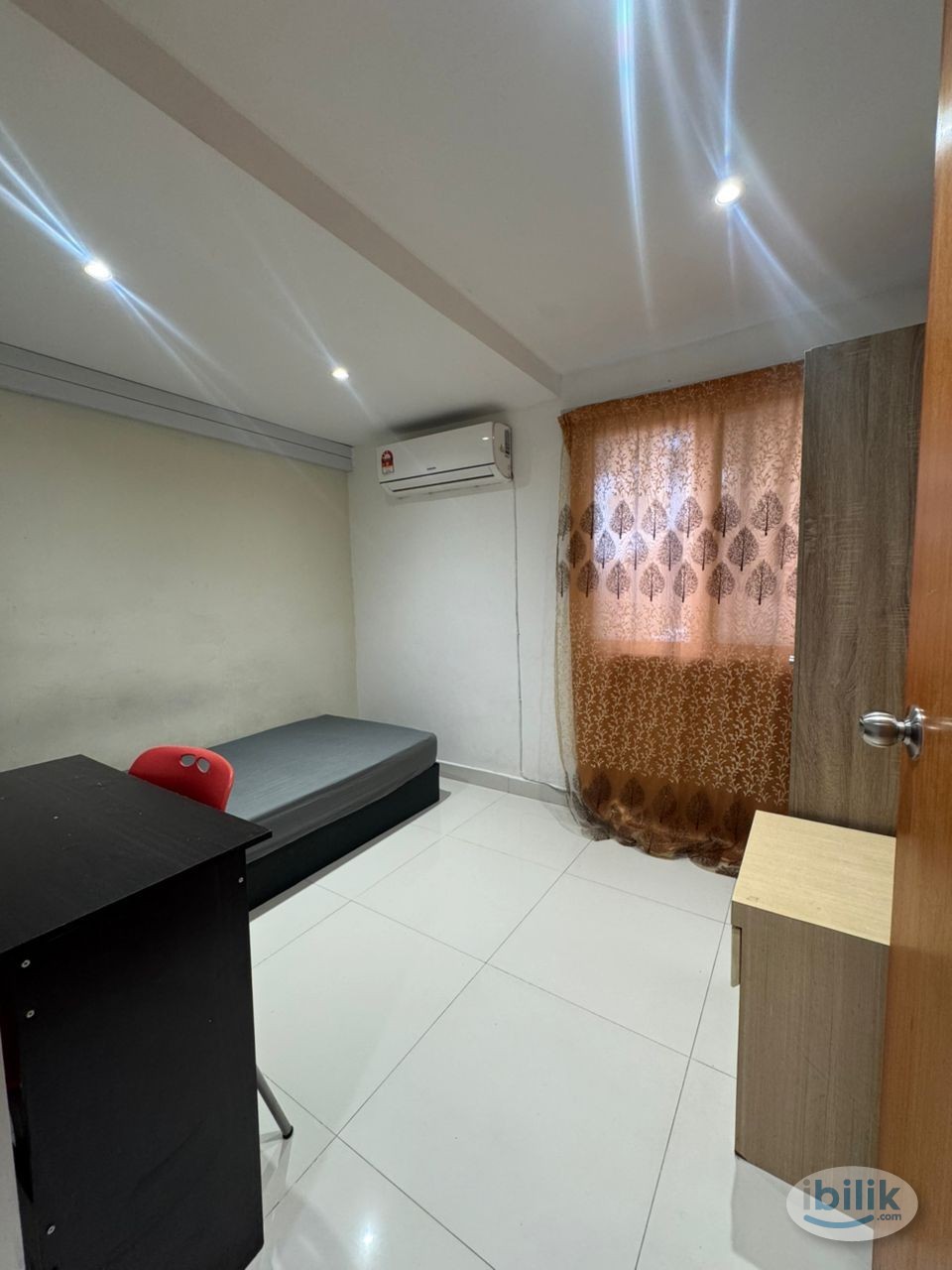 Cheaper In TOWN 🔊 ZERO DEPOSIT Room for Rent 10 mins walk to LRT Pudu 🚄 - Image 1