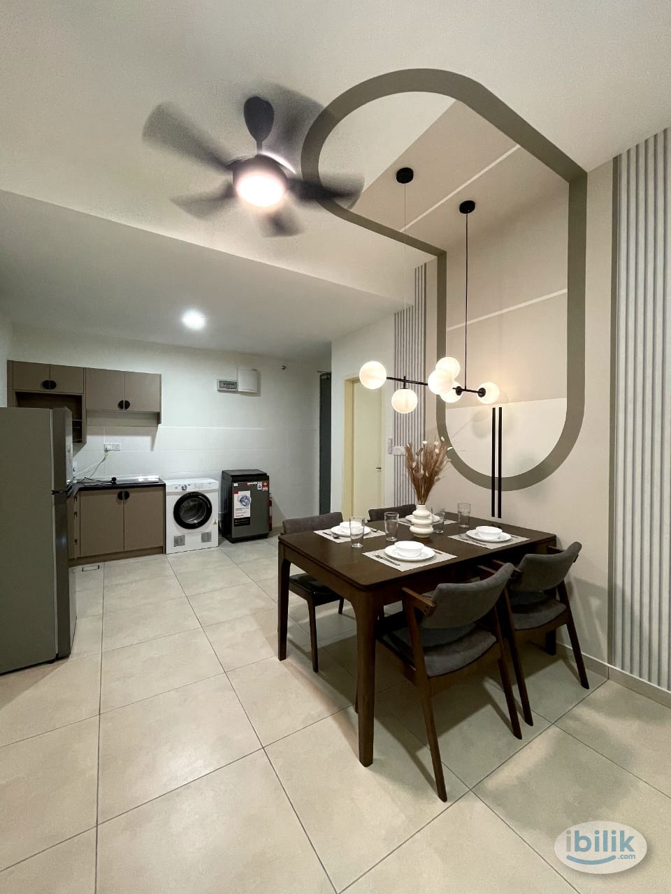 Middle Room at Meta Residences Putra Permai, Seri Kembangan - Image 2