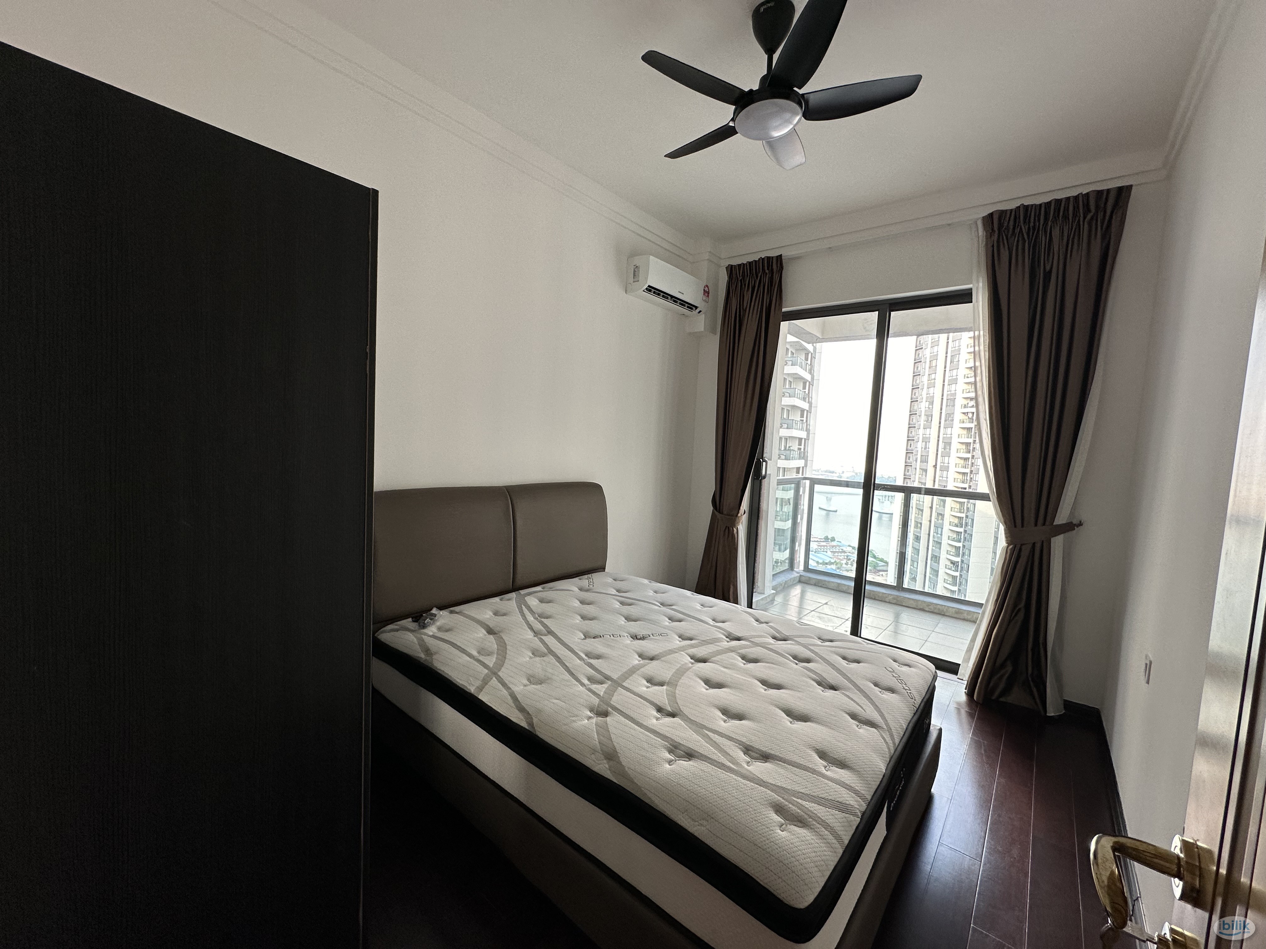 Renovated balcony room (R&F) for rent - 5 mins walk to ciq - Image 1