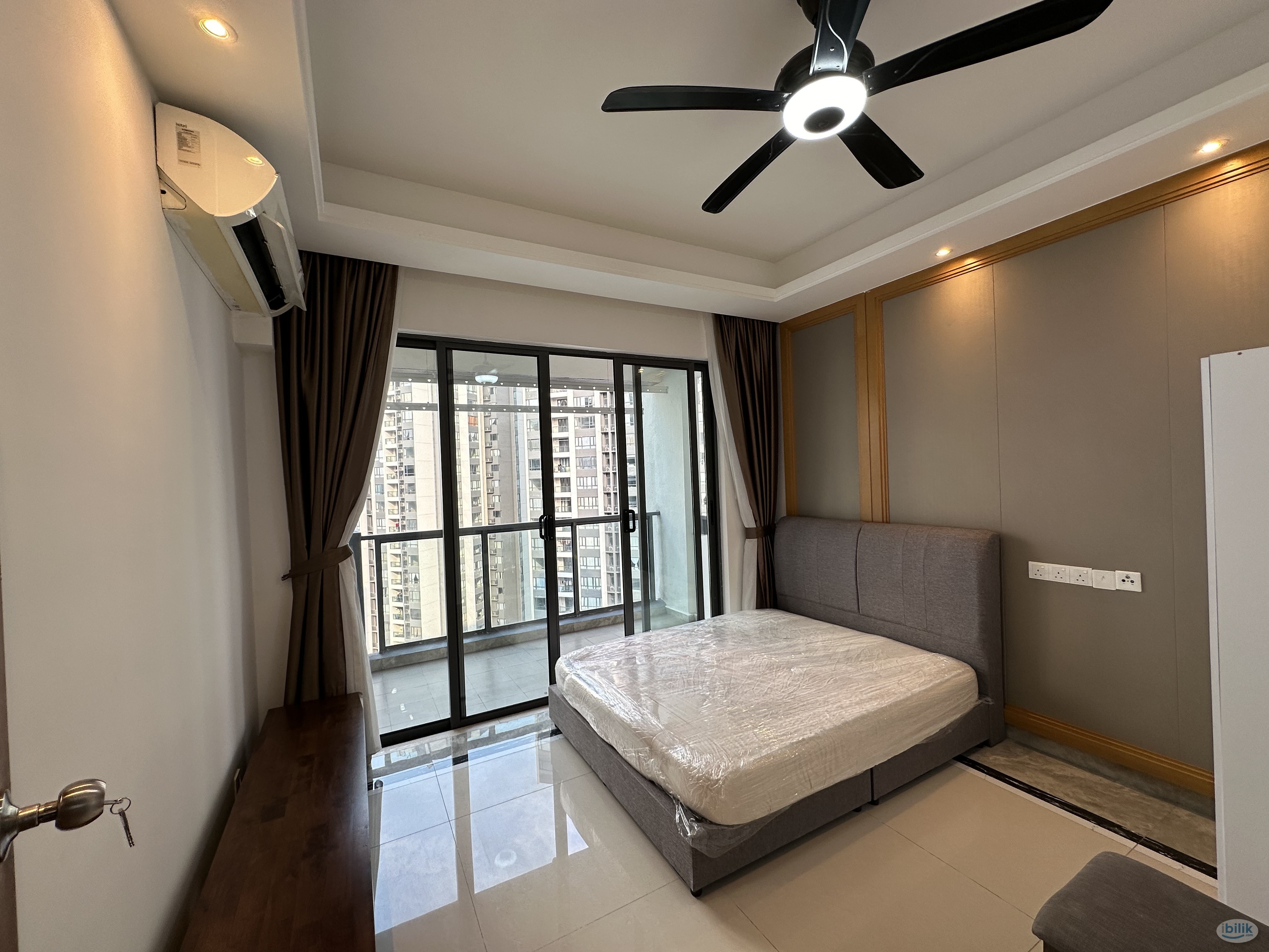 Big Balcony room (R&F Princess cove) very near to CIQ - 5 mins walk - Image 1