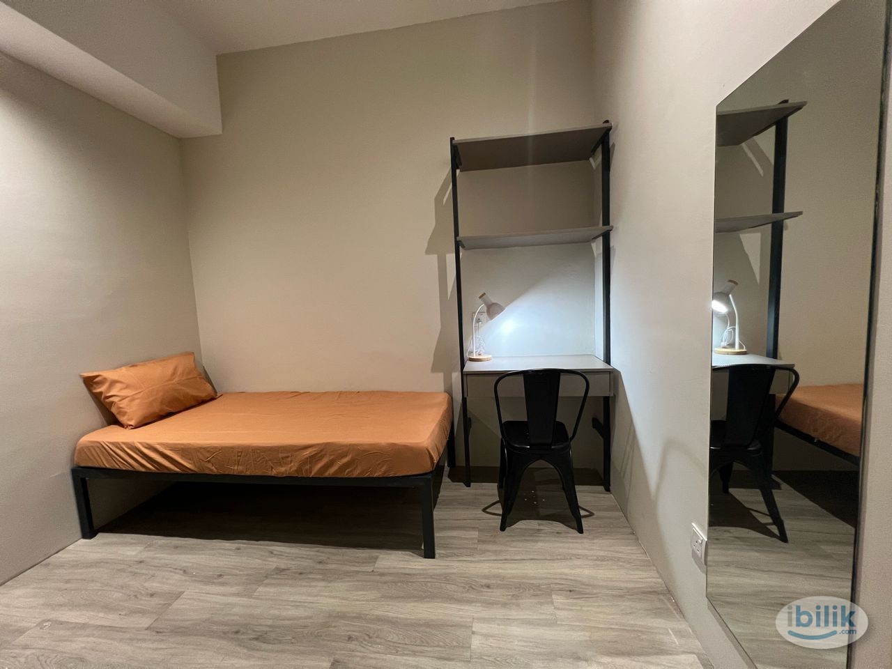 Comfortable Room Rent + AirCond near LRT USJ 21 + USJ MAIN PLACE - Image 1