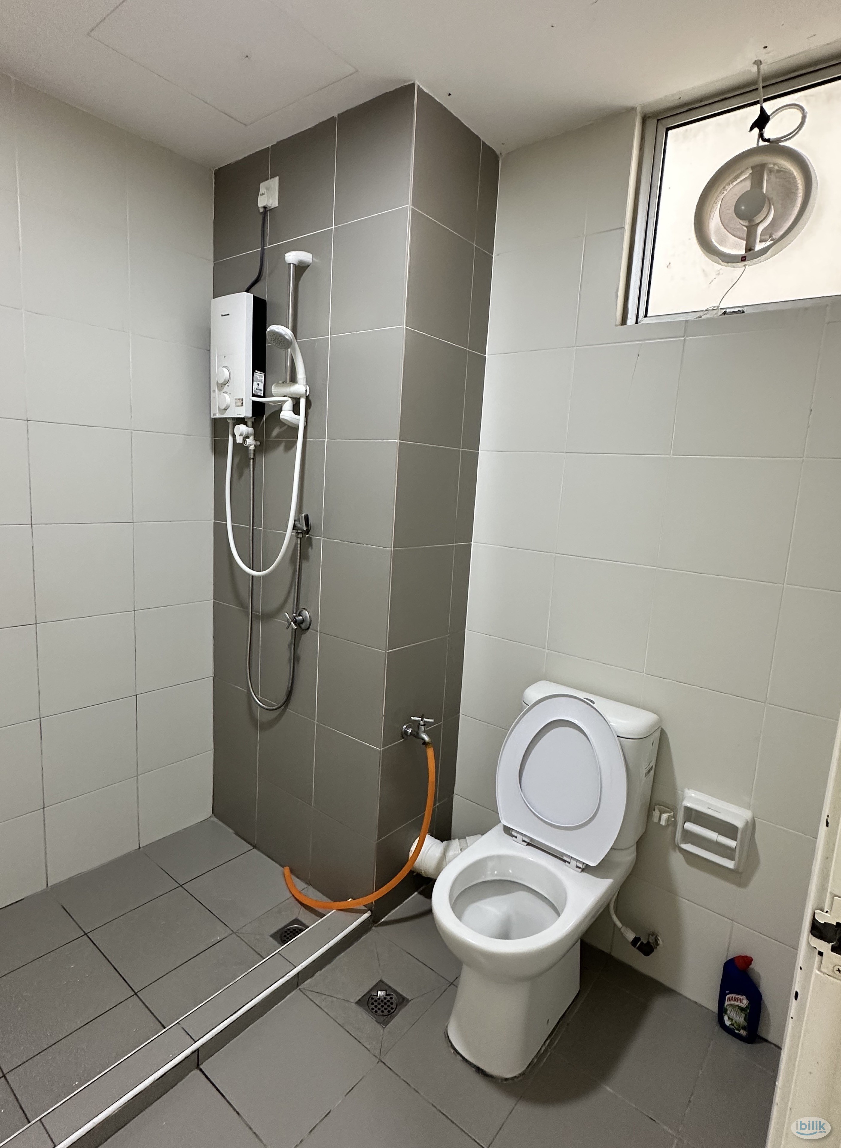 Middle Room at Elit Heights, Bayan Baru - Image 4