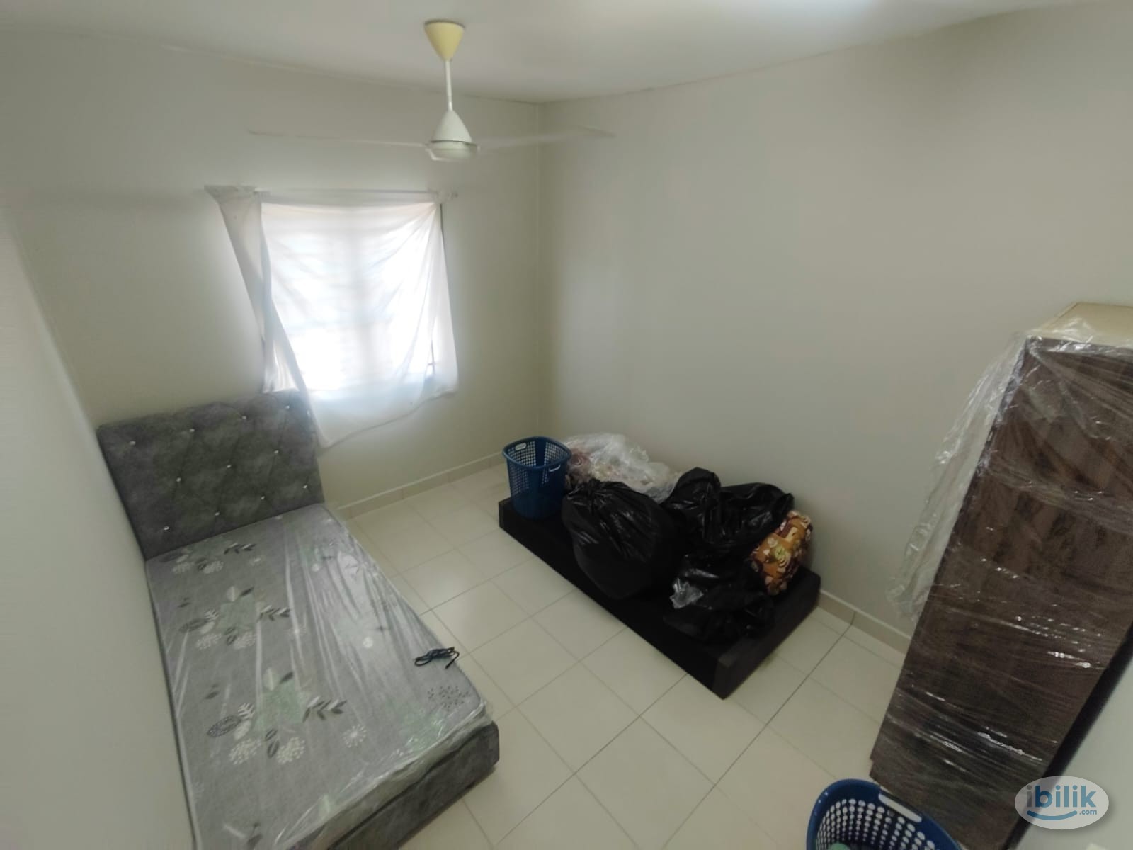 Middle Room at Seri Baiduri, Setia Alam - Image 3