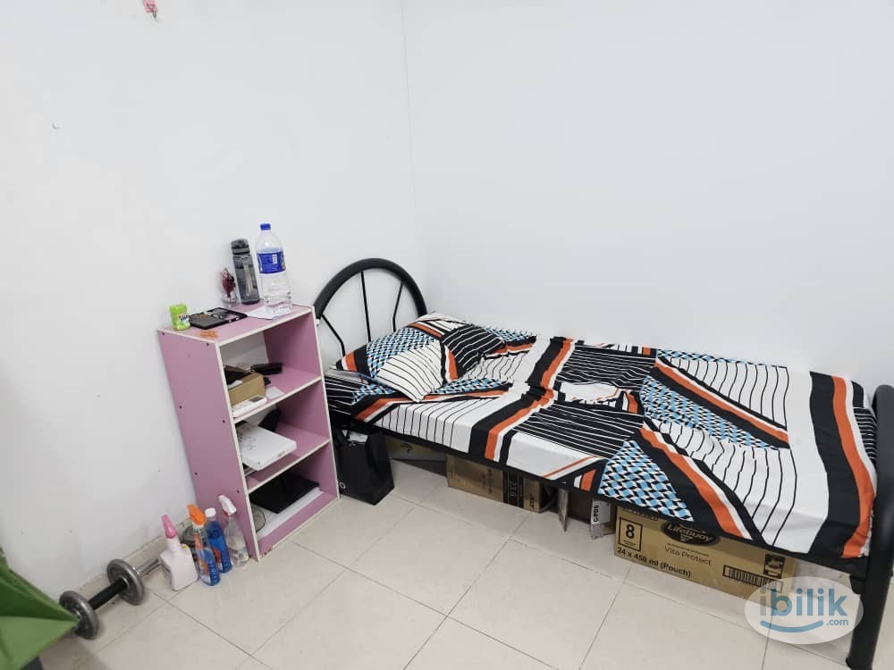 Middle Room at Cyberjaya, Selangor - Image 4
