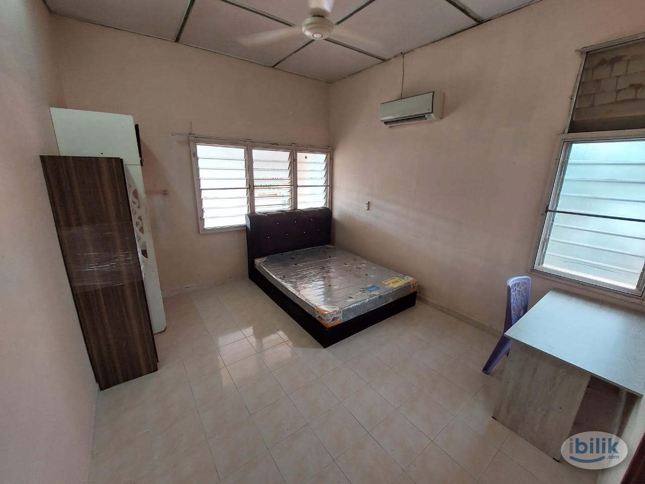 Bilik Attach Bathroom Di Taman Golf Berdekatan HSB/Aman Central - Image 1