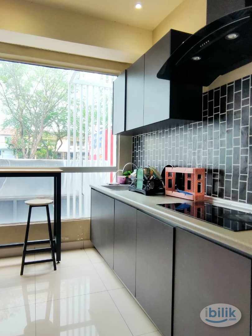 3 mins walk to ATRIA MALL 🛍️ | 3 mins to BUS STOP 🚏 - Image 2