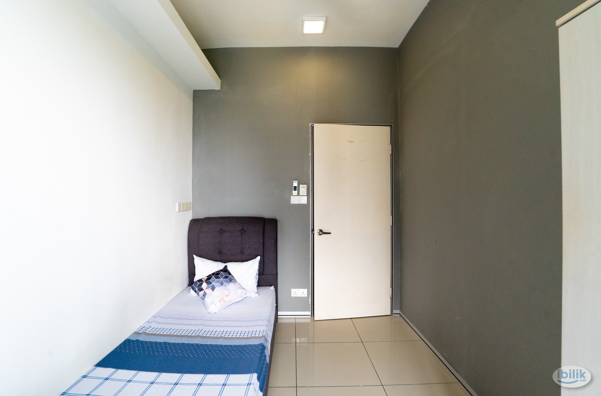 Single Room at Paramount Utropolis @ Glenmarie, Shah Alam - Image 1