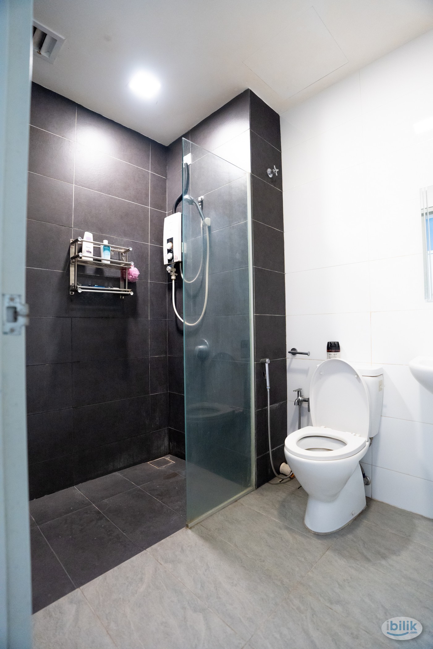 Single Room at Paramount Utropolis @ Glenmarie, Shah Alam - Image 4