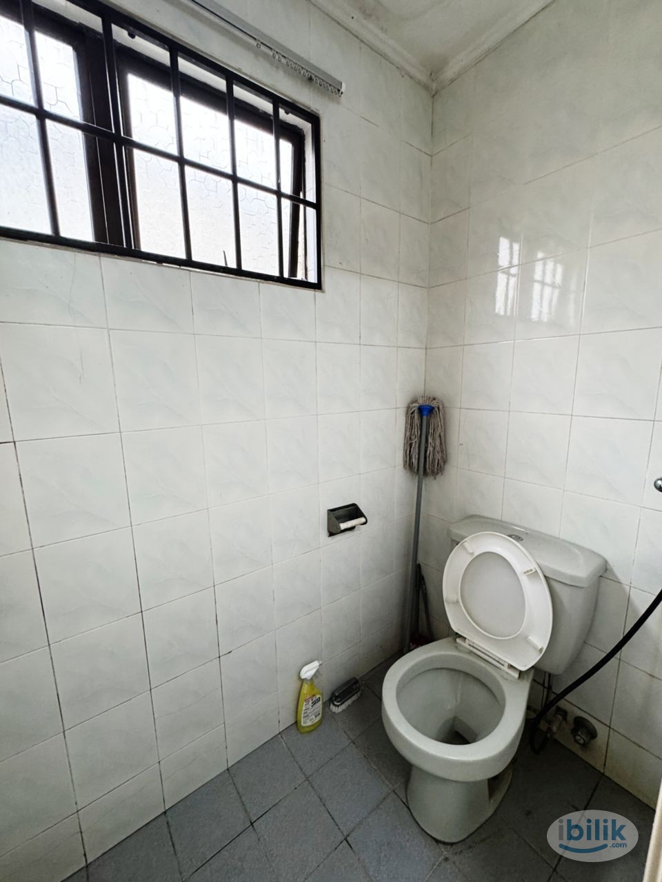 Walking distance to MRT Bandar Utama Fully Furnish Middle Room at Bandar Utama Low Deposit - Image 2