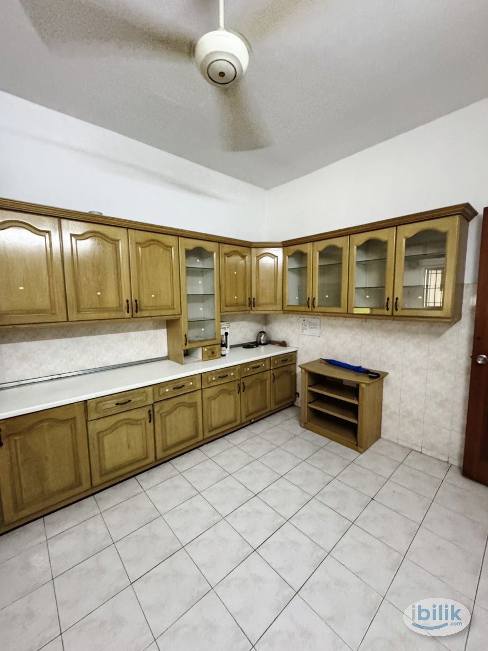 Walking distance to MRT Bandar Utama Fully Furnish Middle Room at Bandar Utama Low Deposit - Image 3