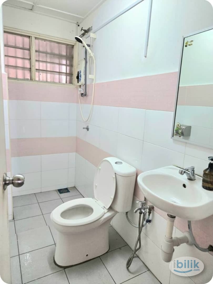 Fully furnished FEMALE Room at USJ 9, UEP Subang Jaya - Image 5